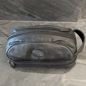 Fossil Leather Zip Two Compartment Toiletry Case Dopp Shaving Kit